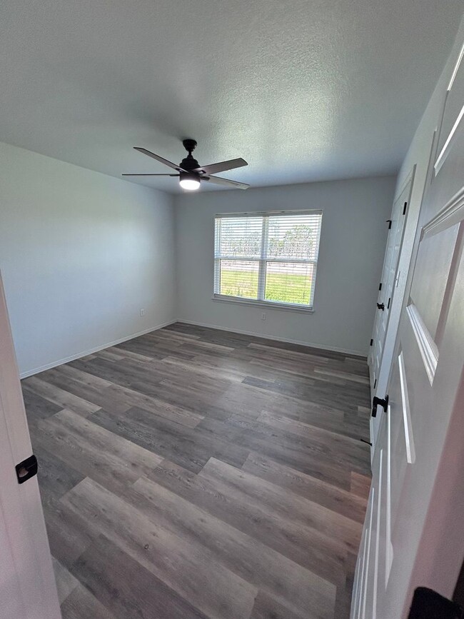 Building Photo - COX-NORTHRIDGE DR-2