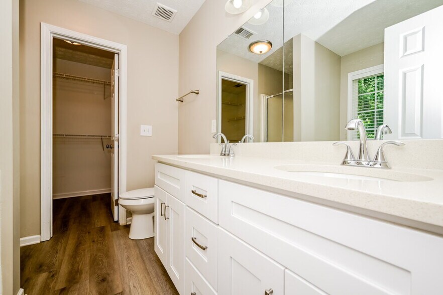 Building Photo - 10 Dearing Cove