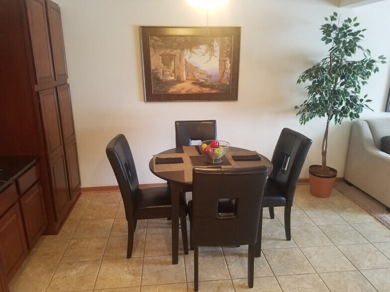 Building Photo - 2309 Deer Park Dr