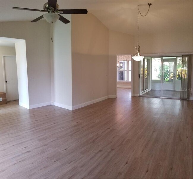 Building Photo - 5810 Garden Lakes Majestic