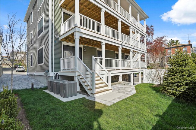 Building Photo - 80 Depeyster St