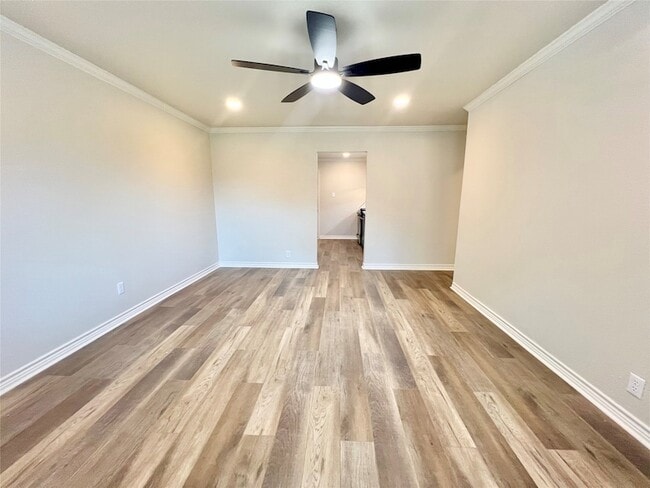 Building Photo - 1010 15th Ave N