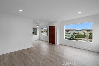 Building Photo - 853 W 23rd St