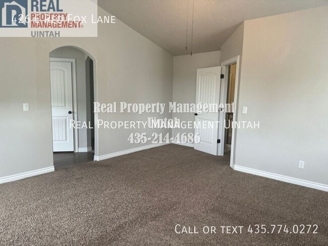 Building Photo - 426 Redfox Ln