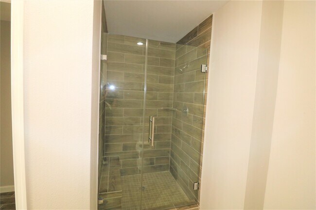 Building Photo - 2705 Wilmington Dr