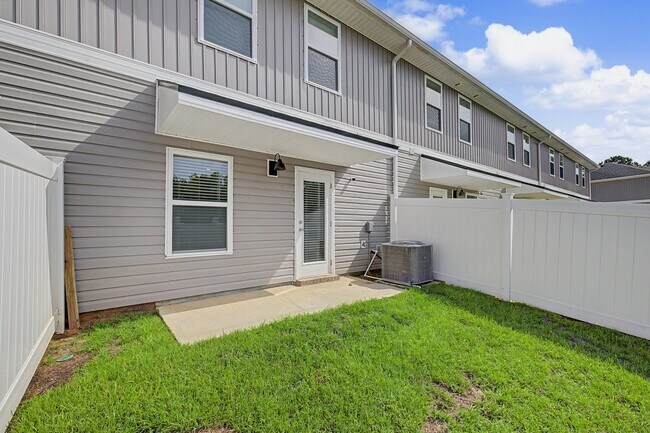 Building Photo - 9055 Golden Eye Dr