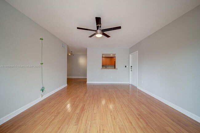 Building Photo - 13872 SW 90th Ave