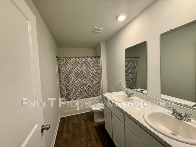 Building Photo - 512 Turpentine Trl