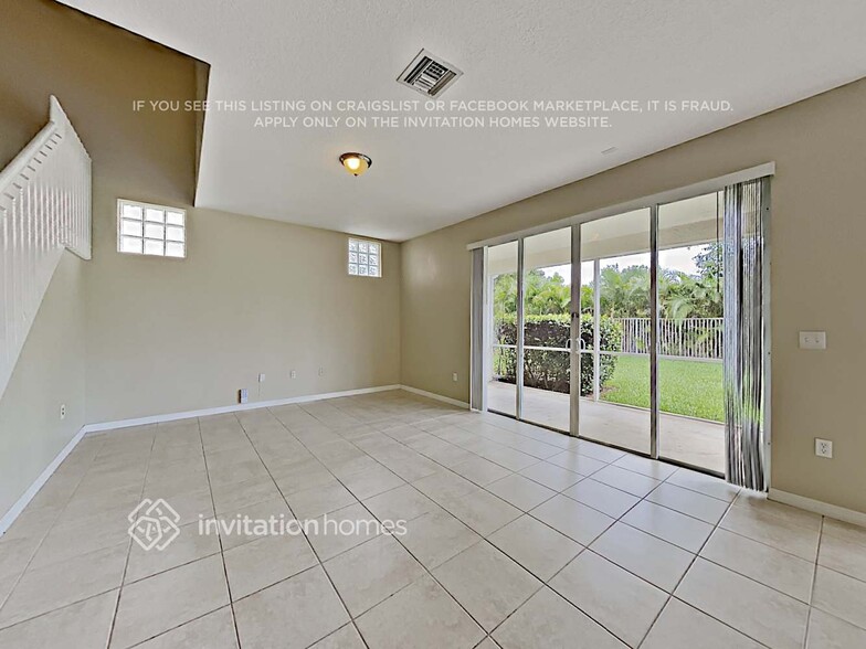 Building Photo - 1565 Fiddlewood Ct