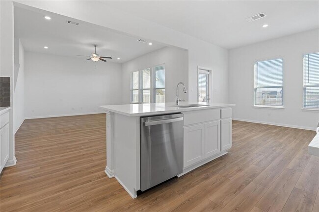 Building Photo - 131 Buckle Cove