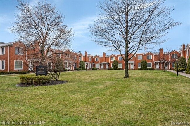 Building Photo - 699 St Clair Ave