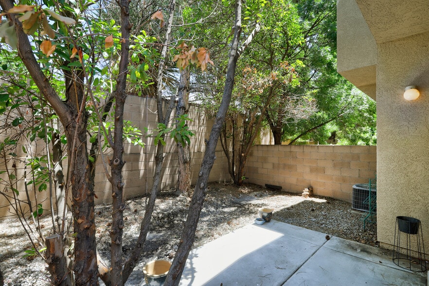 Backyard Patio - 7817 Louisiana Blvd NE