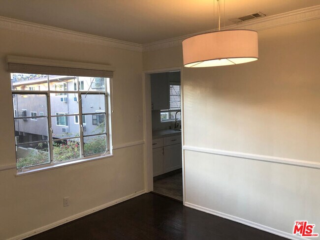 Building Photo - 1321 Laurel Ave