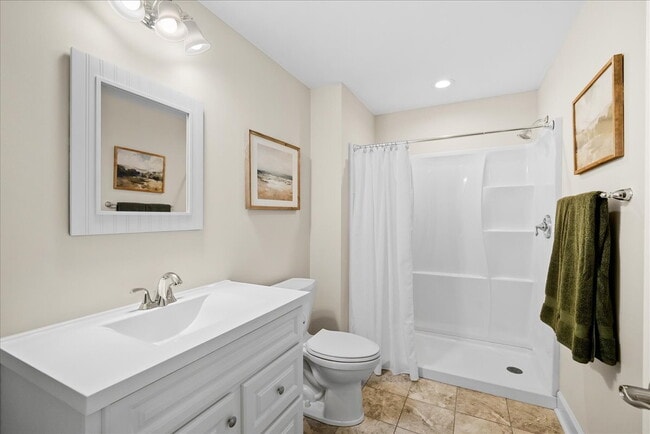 Building Photo - Elegant Single-Family Residence with Upscale Finishes in Amenity-Rich Community