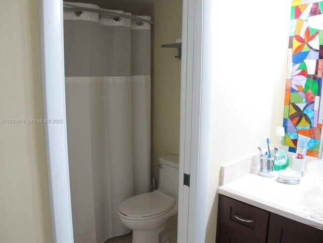 Building Photo - 3140 S Ocean Dr