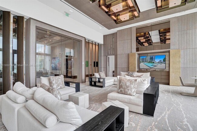 Building Photo - 5000 Island Estates Dr
