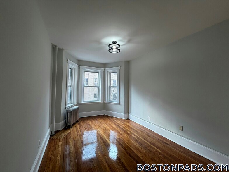 Building Photo - 38 Hemenway St
