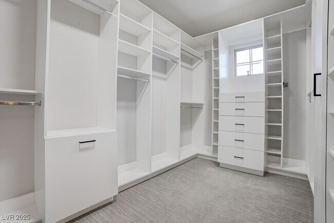 Building Photo - 367 Pollino Peaks St