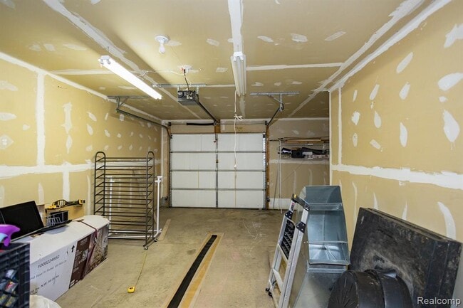 Building Photo - 46257 Cavalier Dr