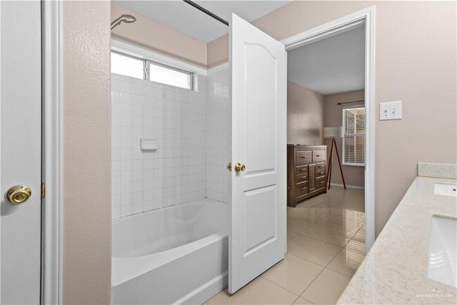 Building Photo - 23 Violet Ave