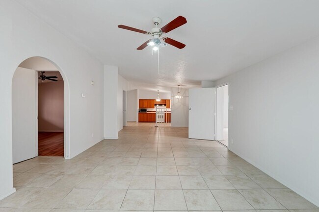 Building Photo - 13507 W Stella Ln