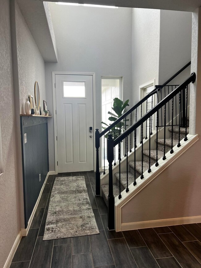 Building Photo - 14631 Sweet Clover