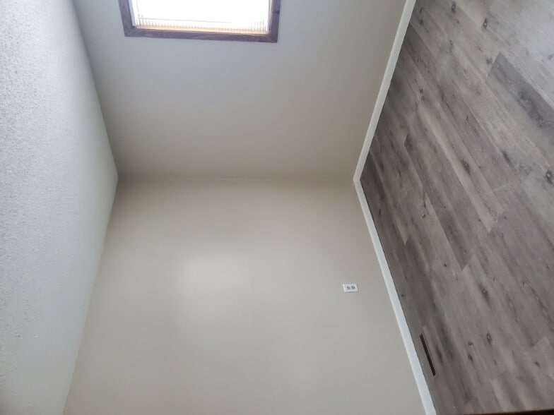 Building Photo - 1836 55th St E