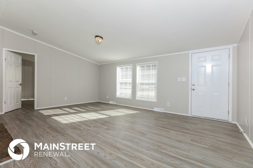 Building Photo - 615 N Hardee St