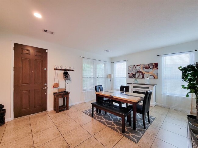 Building Photo - 5046 Longlane Dr