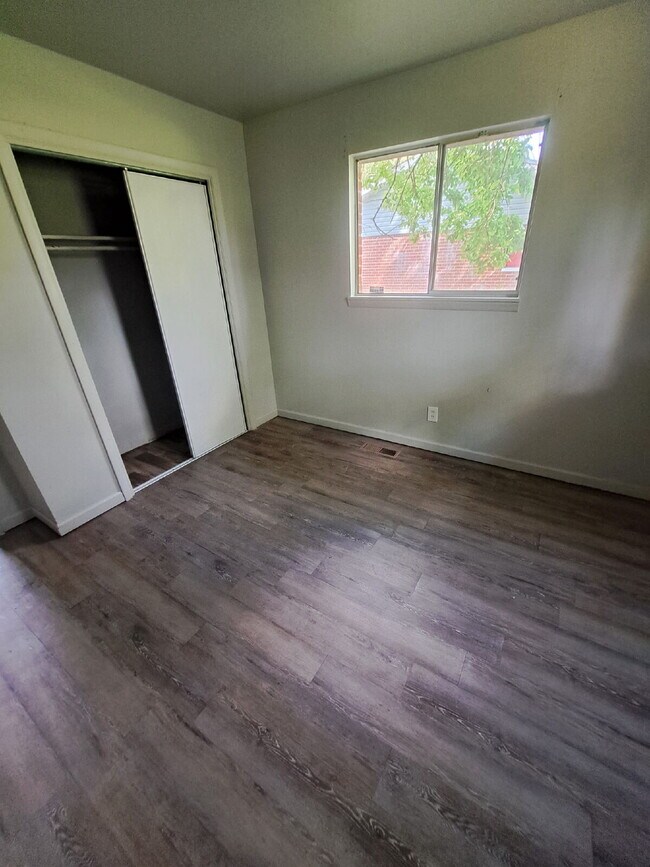 Building Photo - "3-Bedroom Oasis in Cahokia Heights – Cozy...