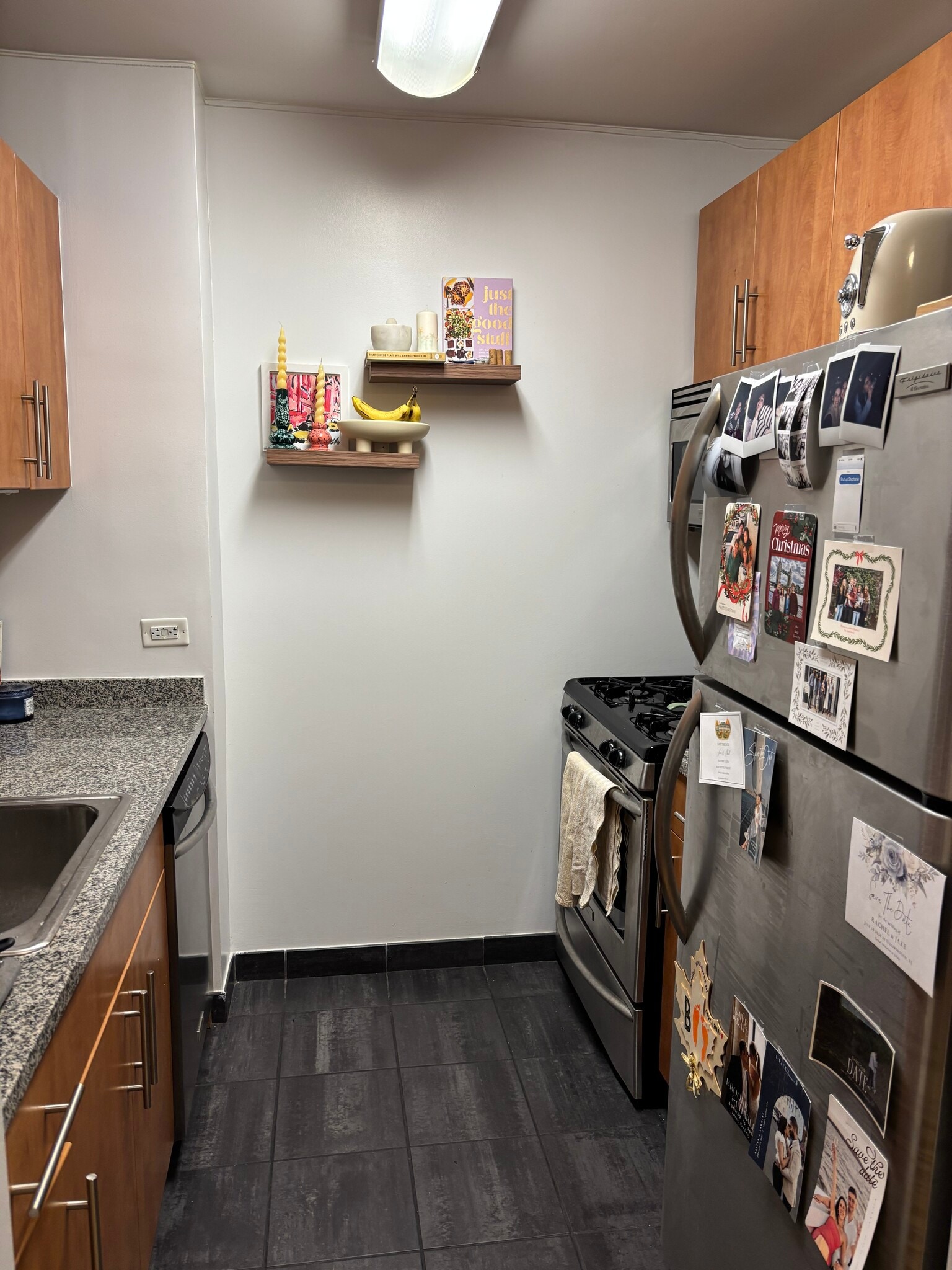 Building Photo - 290 8th Ave