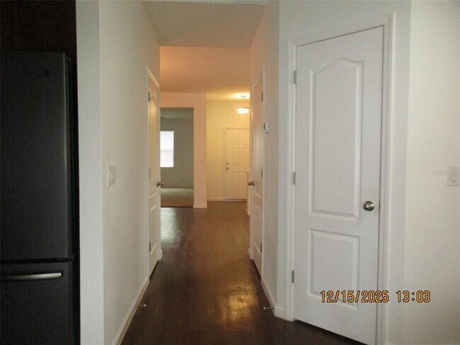 Building Photo - 3230 Stratton Cir