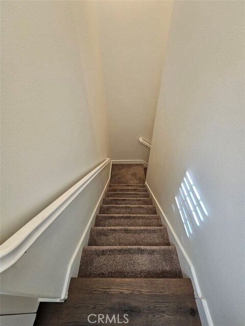 Building Photo - 35 Courant