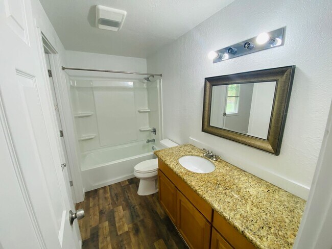 Building Photo - Wilson Duplex