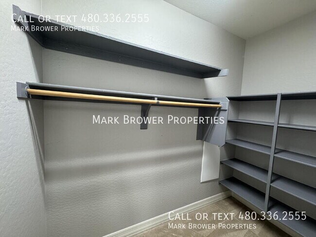 Building Photo - 21104 W Sage Hill Rd