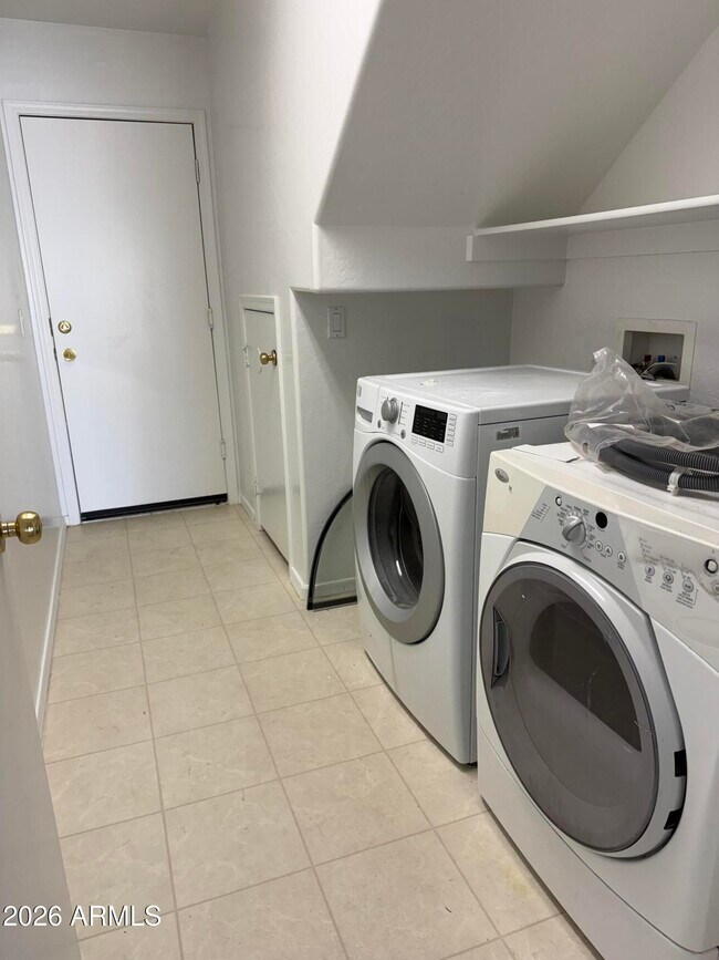 Building Photo - 18363 N Betty Ct