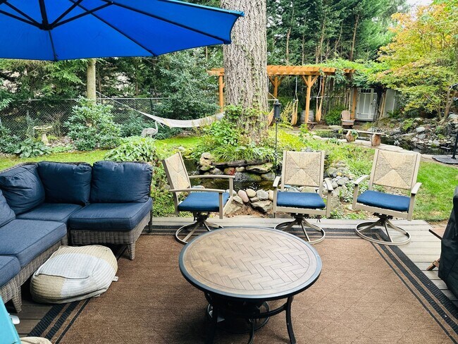 Building Photo - Beautiful Custom Newly Remodeled Home