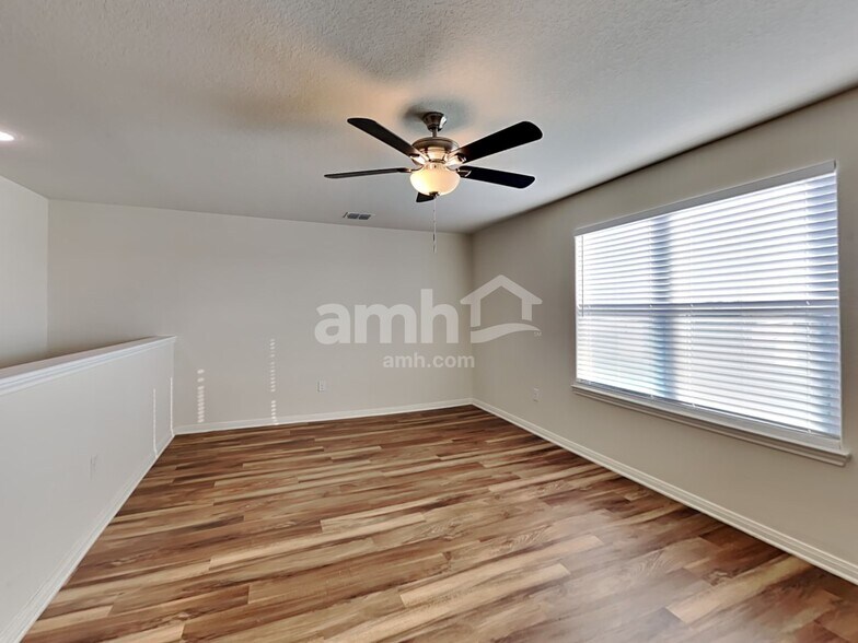 Building Photo - 12318 Commander Dr