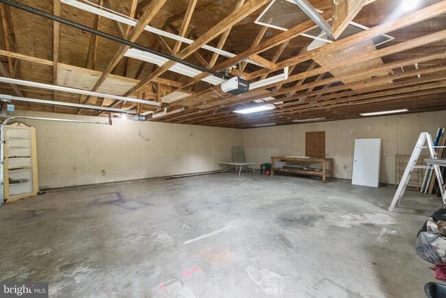 Building Photo - 45629 Frank Hayden Ln