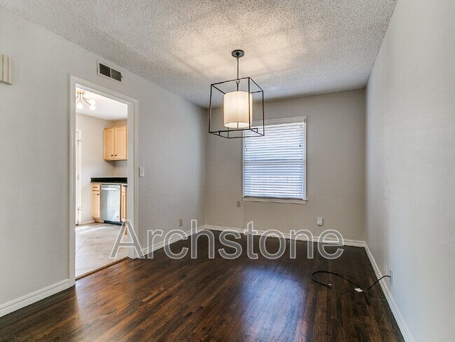 Building Photo - 1732 Carlisle Rd