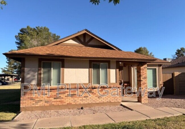 Building Photo - 5135 E Evergreen St