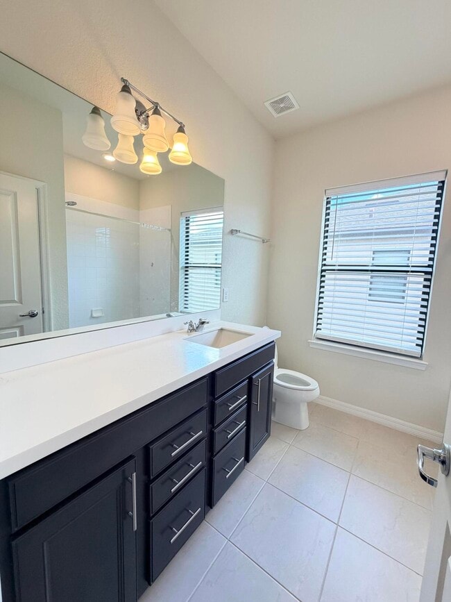 Building Photo - 2800 Troubadour St