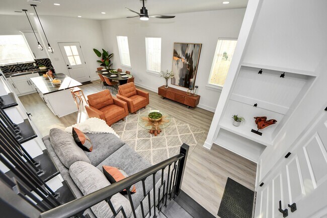 Building Photo - 8533 Amadwe St