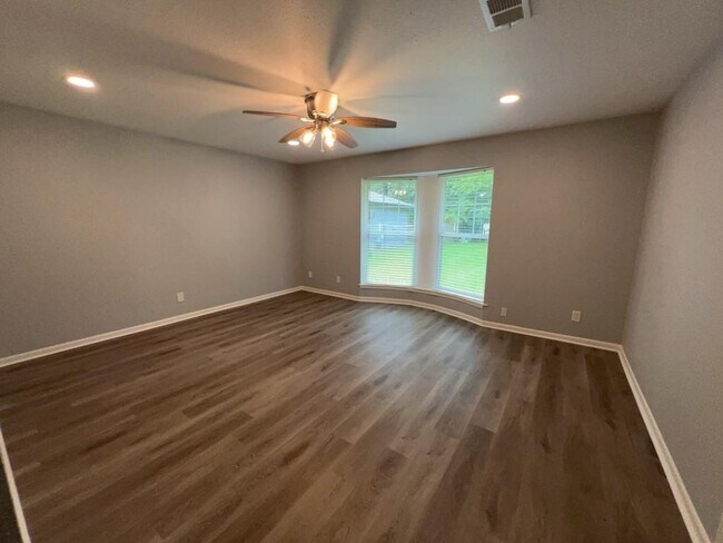 Building Photo - 27226 W Pyeatt Ln
