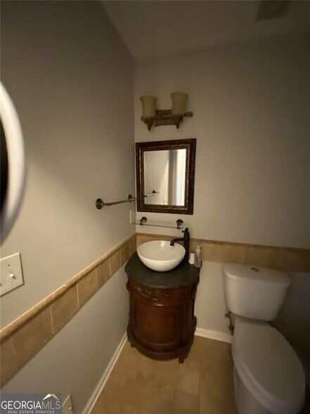 Building Photo - 855 River Overlook Dr NW