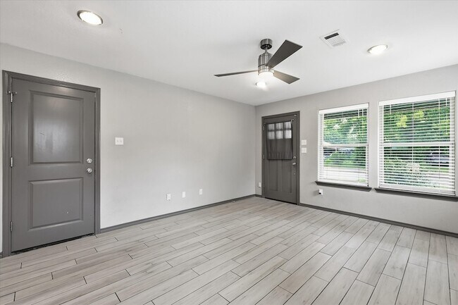 Building Photo - 1804 Glenmore Ave