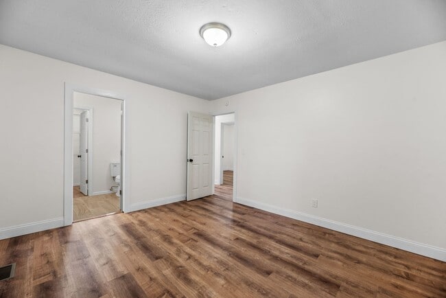 Building Photo - Beautifully Remodeled 3-Bedroom Home with ...