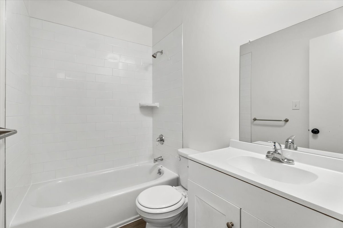 Building Photo - 1236 McClellan Dr