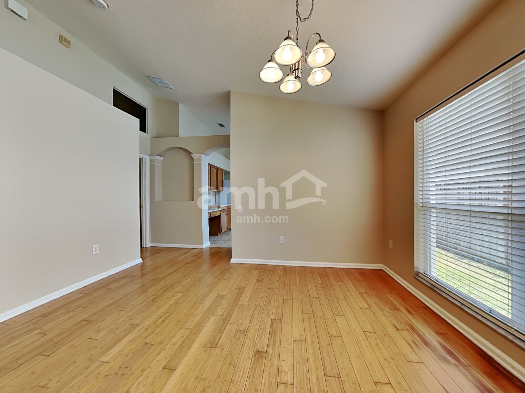 Building Photo - 807 Ridge Haven Dr