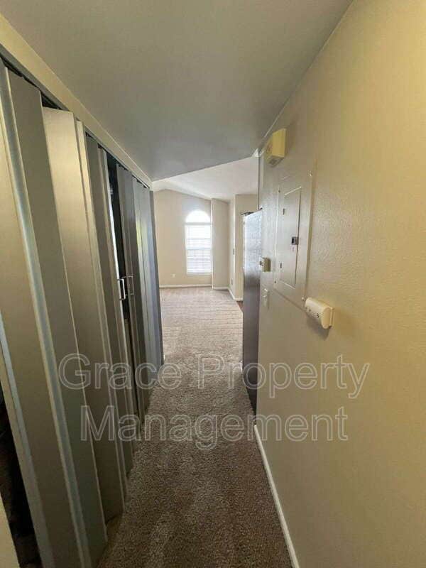 Building Photo - 5708 W Asbury Pl